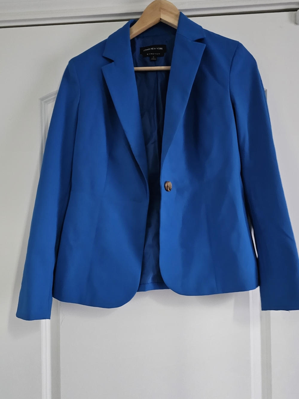 Jones New York sz 0 but fits 2/4 beautiful Blue Single-Button Blazer